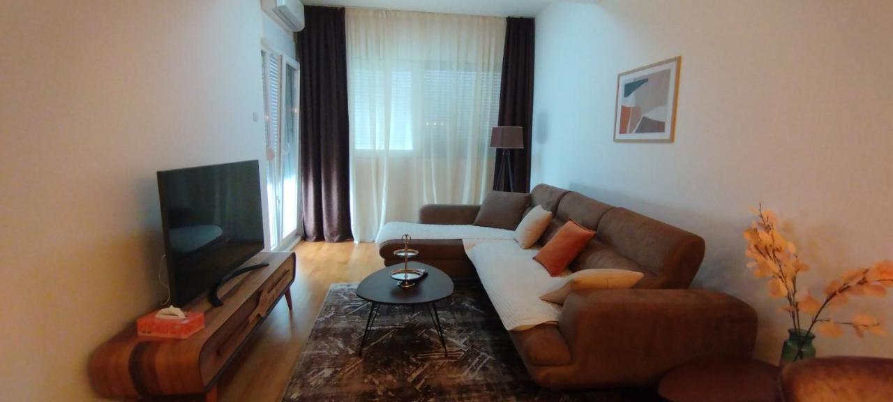 South Side Apartment ポドゴリツァ エクステリア 写真
